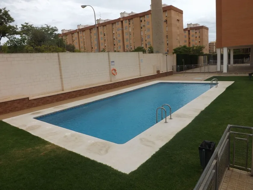 Lejlighed med pool i Alicante - Image 1
