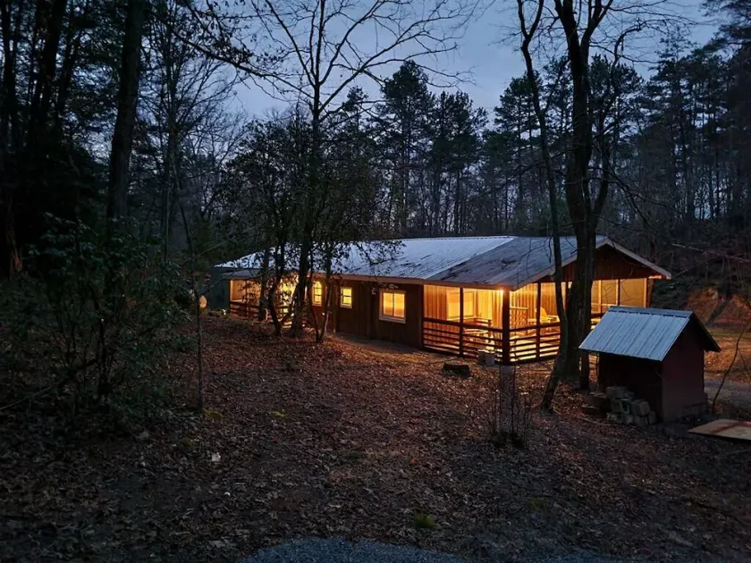 Cabin with Hot Tub Firepit and Fireplace near waterfalls, wineries on 1.25 acres - Image 1