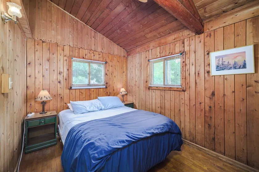 Rustic theme, Campfire Pit, Kayaks, WiFi, Yard Games, Trail 8 Access - Cottage 4 - Image 1