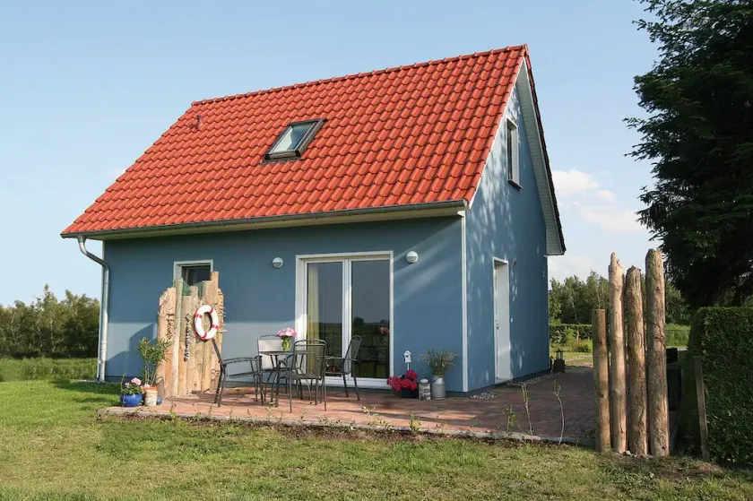 Sul piccolo Porto con vista sull'acqua e Prati di Bodden, progettati con cura - Image 1