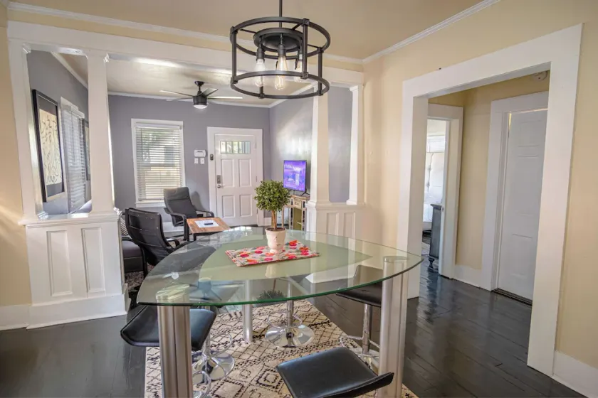 Brand New Listing! Cozy Historic House 5min*DT - Image 1