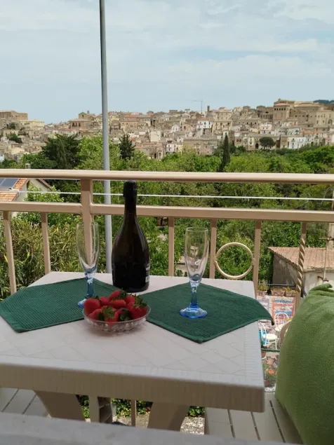  Quiet Panoramic Suite, comfortable near Matera with parking, green - Image 1
