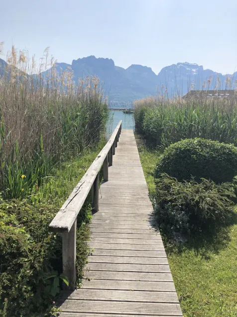 PIEDS DANS L’EAU, Sevrier, Maison, Accès privé lac et ponton. Idyllique, 6Pers - Image 1