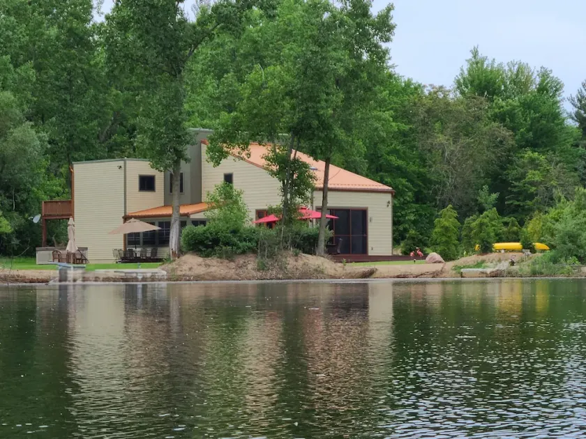 Modern 5-bedroom on 5-acre Pond; Dock; Hot Tub; Firepit; Pet Friendly - Image 1