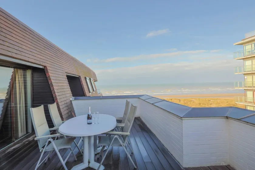 Penthouse On The Dike Bathed In Sunlight - Image 1