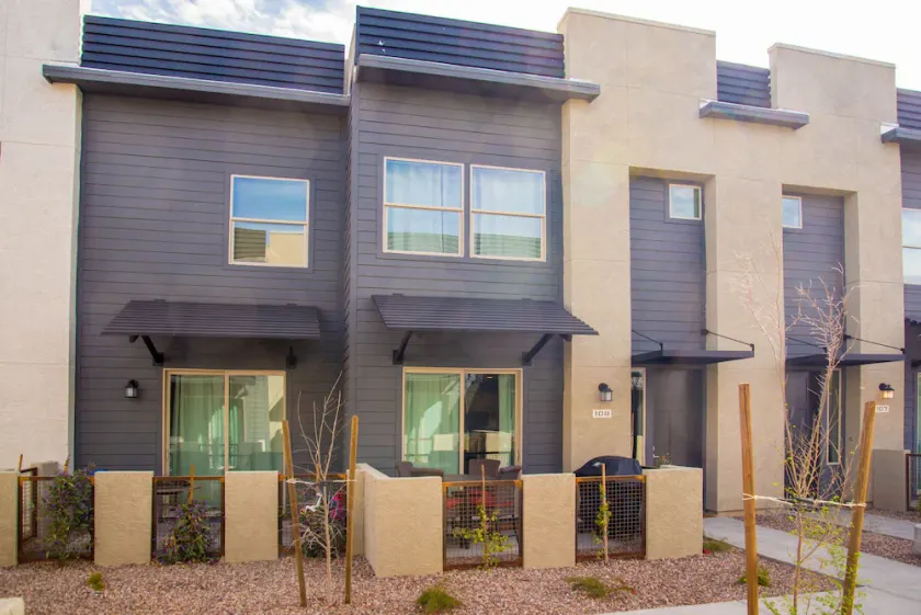 East Mesa - Newer Condo Rental - Image 1