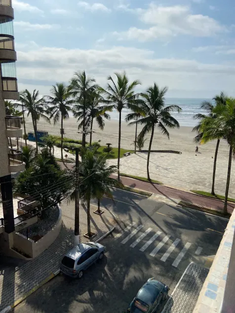 1-bedroom apartment right on the sand. - Image 1