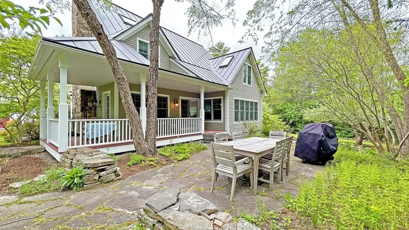Charming home near Acadia, Bar Harbor, scenic hiking trails, and carriage roads. - Image 1