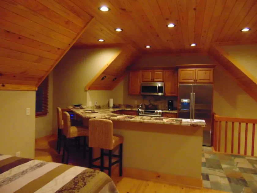 Upscale Apt Available for short/ long stays. Kitchen, bath, laundry w/ Generator - Image 1