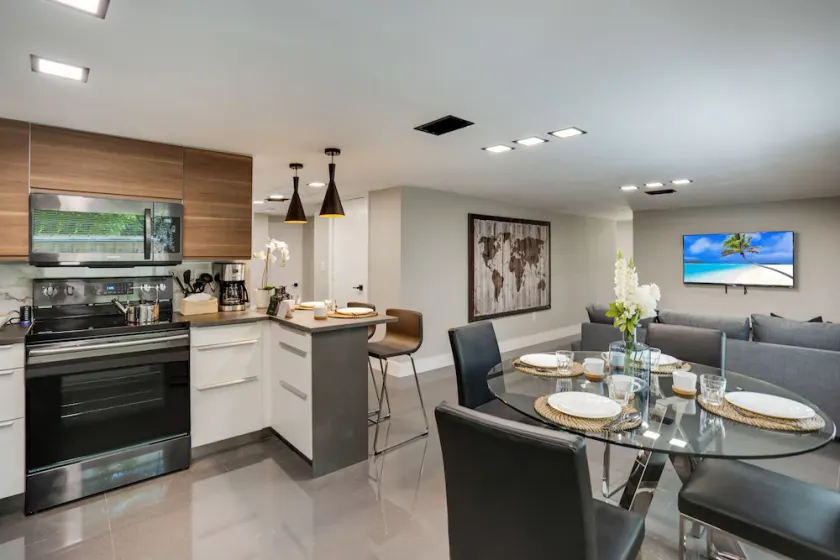 Miami Luxe +⭐️ near Beach/Wynwood/Airport/Design District/3 free gated parking - Image 1