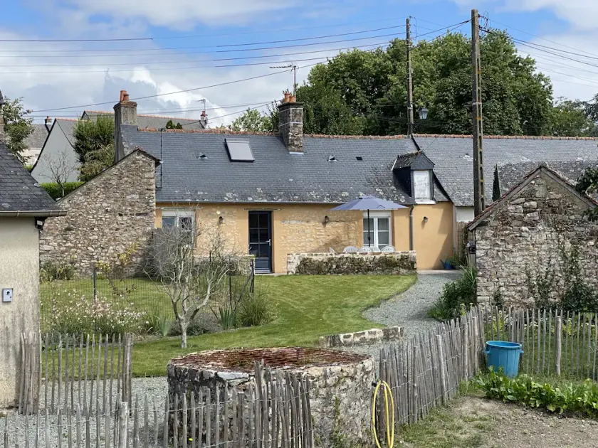Gîte du Petit Rocher SAINTE SUZANNE - Image 1