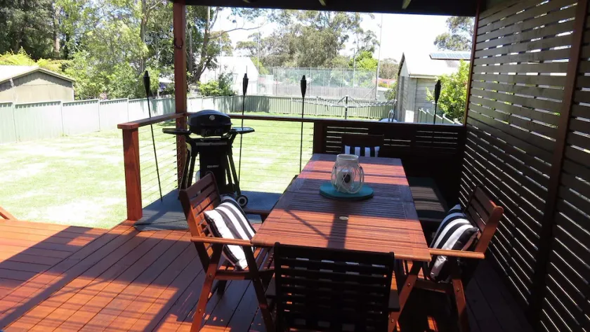 Husky Central, luxury, 2 minute walk to town, pet friendly, wi-fi, hygenic, warm - Image 1