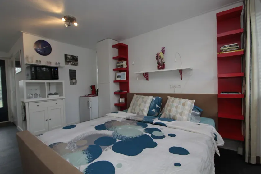Studio auf einer Halbinsel (Estúdio em uma península) - Image 1