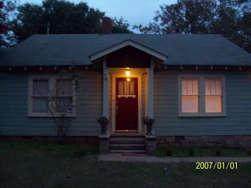 La maison Haley vers 1938 :)<br>20 miles à Atlanta et 10 miles à St. Mtn Park. - Image 1
