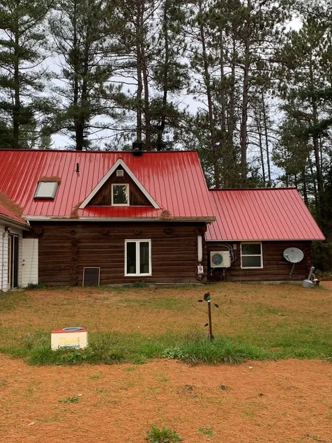 5 Bdr Log Home on 44 AC with trails on lakefront - Image 1