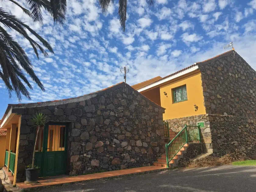 Casas Rurales Amparo Las Hayas - Image 1