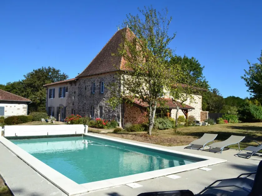 17th Century Cottage with Private Pool, Garden, Pets Allowed - Image 1