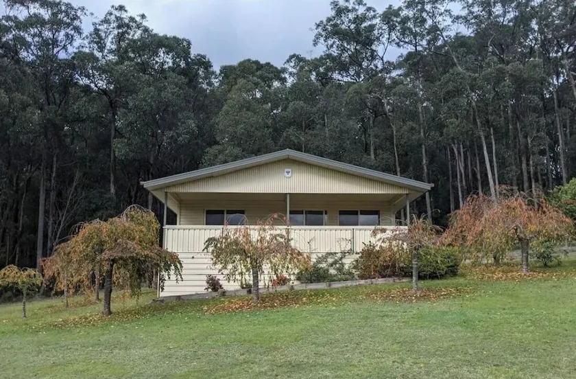 1 x Queen Bedroom Cottage with Spa - Image 1