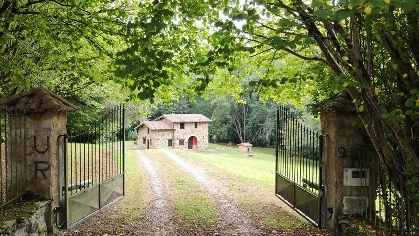 Beautiful independent stone houses absolute peace and beautiful surroundings. beaches - Image 1