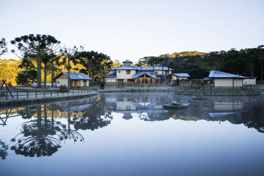 Beautiful mansion with 5 suites and a swimming pool in the Serra Catarinense region. - Image 1