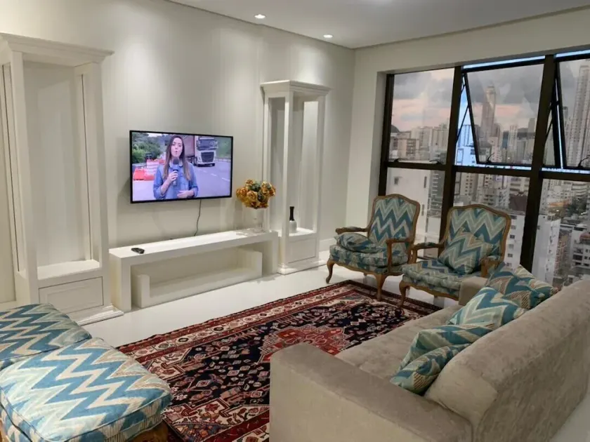 WONDERFUL 3-SUITE APARTMENT - COMFORTABLE PROPERTY - EXCELLENT LOCATION! - Image 1