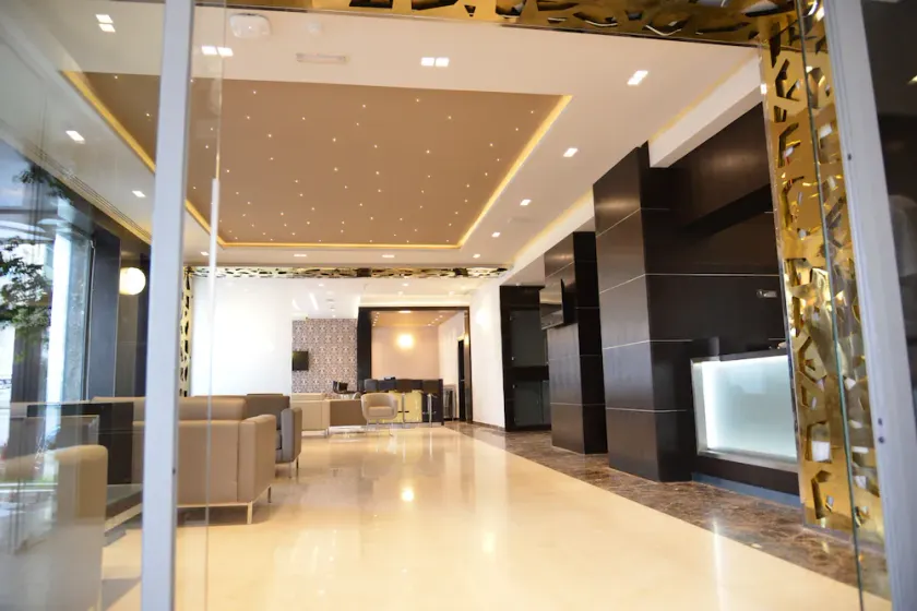Samarons Hotels - Image 1