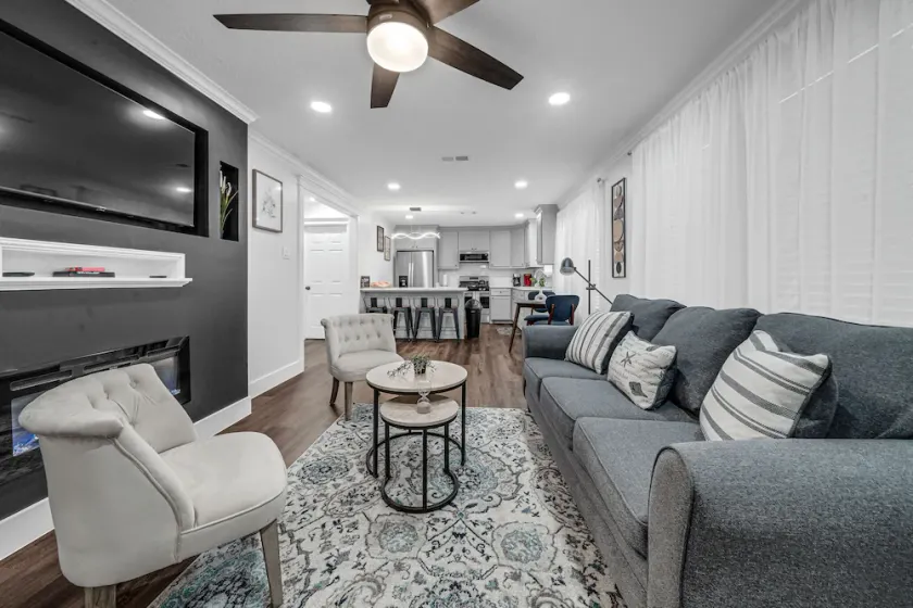 COZY HOME/PET FRIENDLY/GATED - Image 1