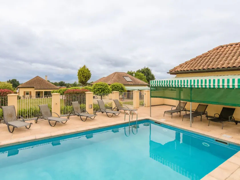 Maison de vacances moderne avec piscine - Image 1