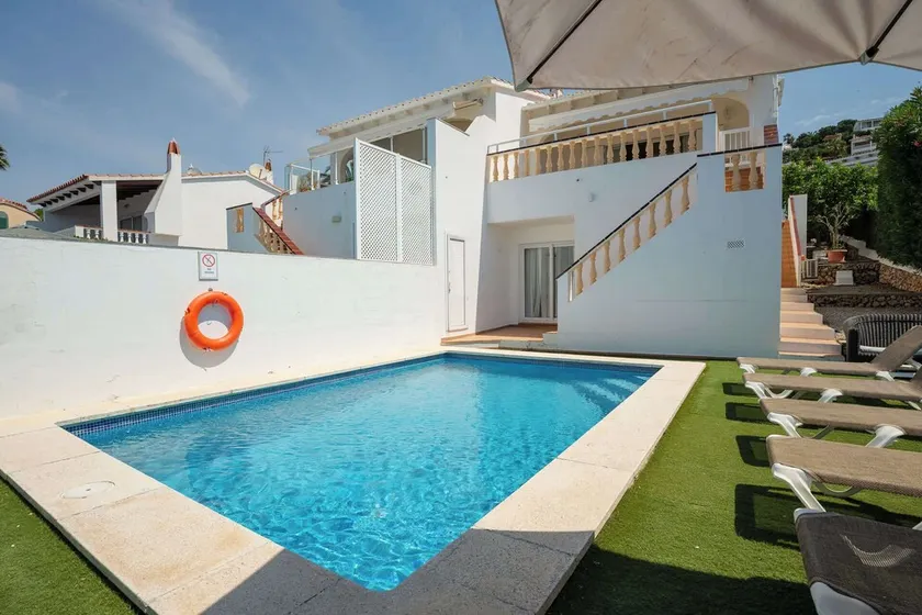 Villa Ocean Breeze - Steps away from the Beach - Image 1