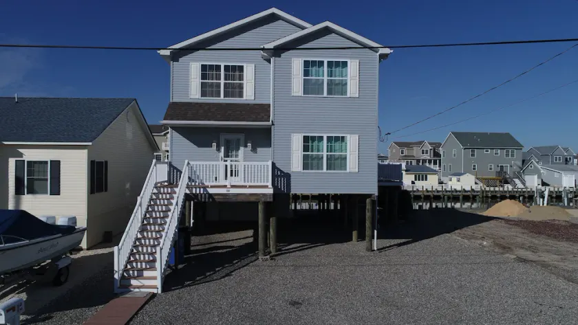 Bord de l'eau 5 BR 2 1/2 Bath 2100 SF Accueil près des plages du LBI-Dock flottant - Image 1