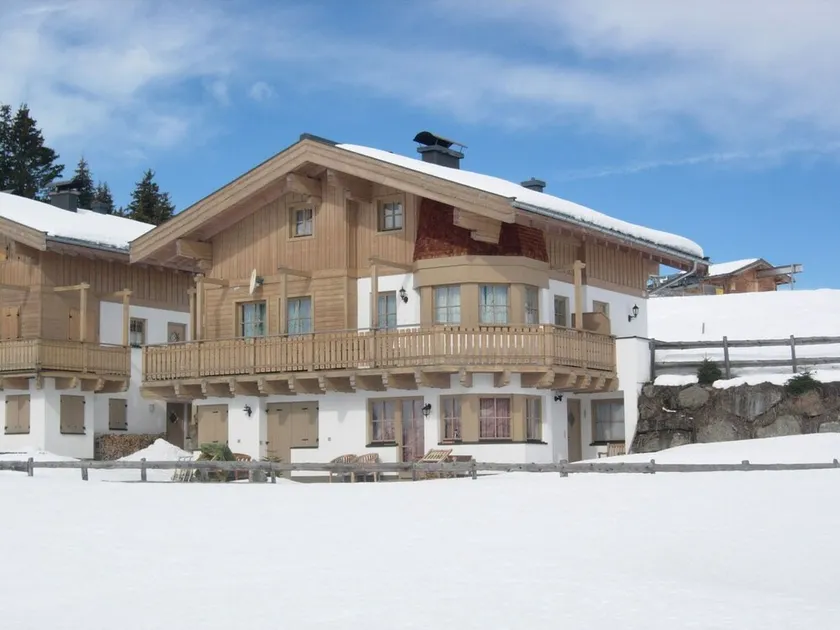 Small apartment, ideal for 2 people, with south-facing terrace right by the lift - Image 1