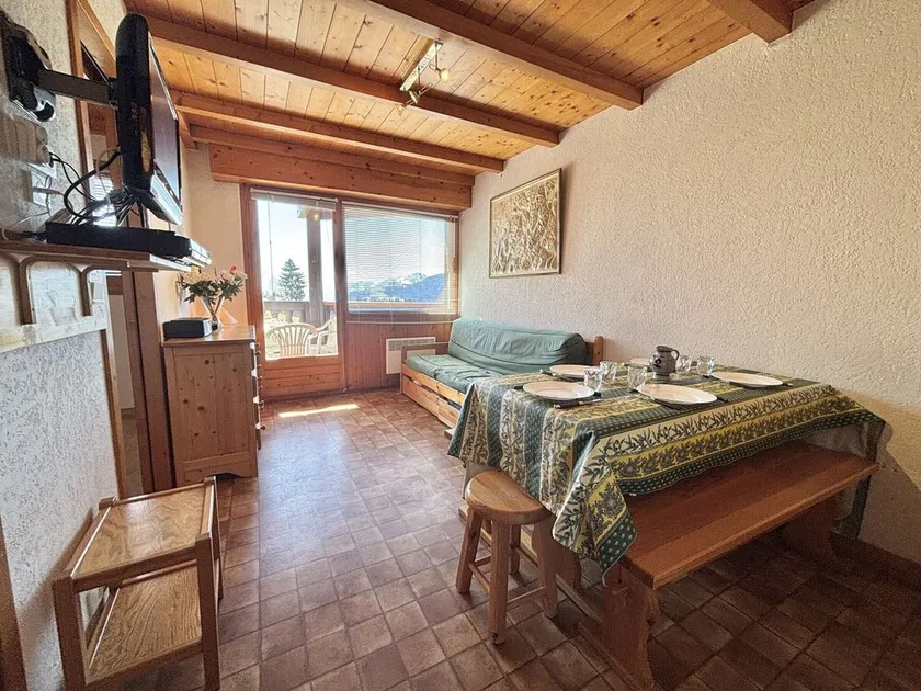 Modern Apartment for 5 with Balcony, Close to Ski Slopes, Crest-Voland - Image 1
