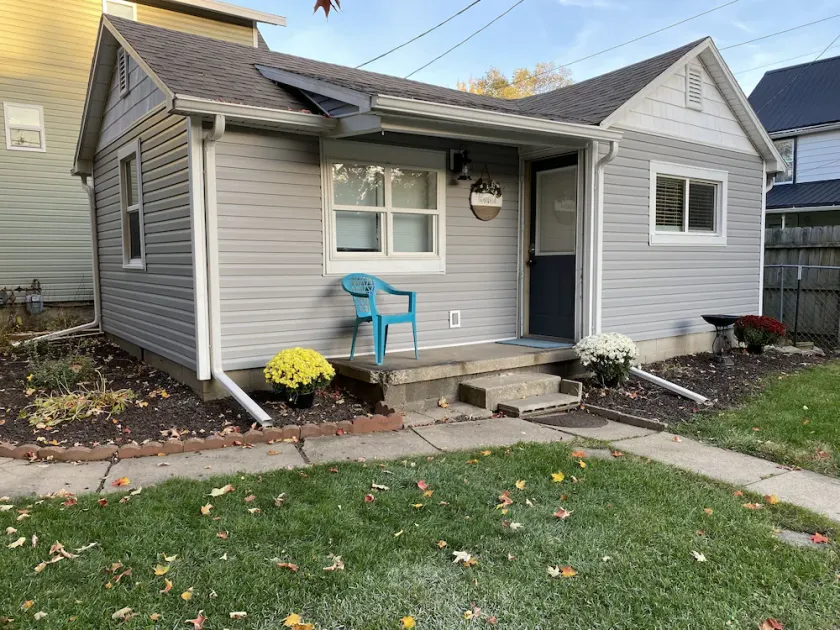 Clean, cozy, modern1 bdrm house just 7 blocks from the Honeywell Center - Image 1