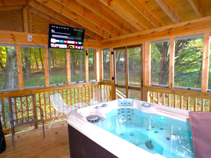 Luxurious Serene Loft Cabin with Hot-Tub in the Heart of the Catskills - Image 1