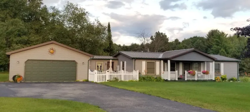 Cozy home near outdoor activities - Image 1