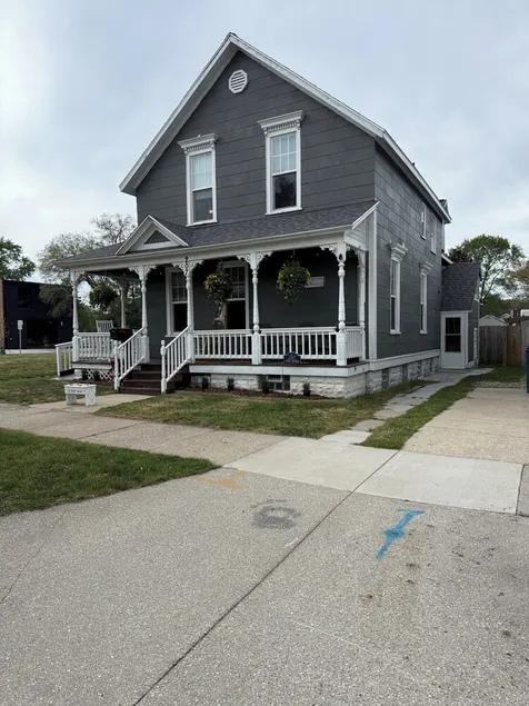 Enjoy the beauty of Grand Haven, Michigan 207 N 3rd Grand Haven, MI 49417 - Image 1