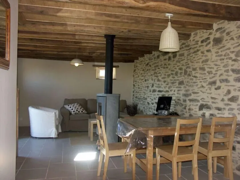 Casa de campo da fonte de Barry em Aveyron - Image 1
