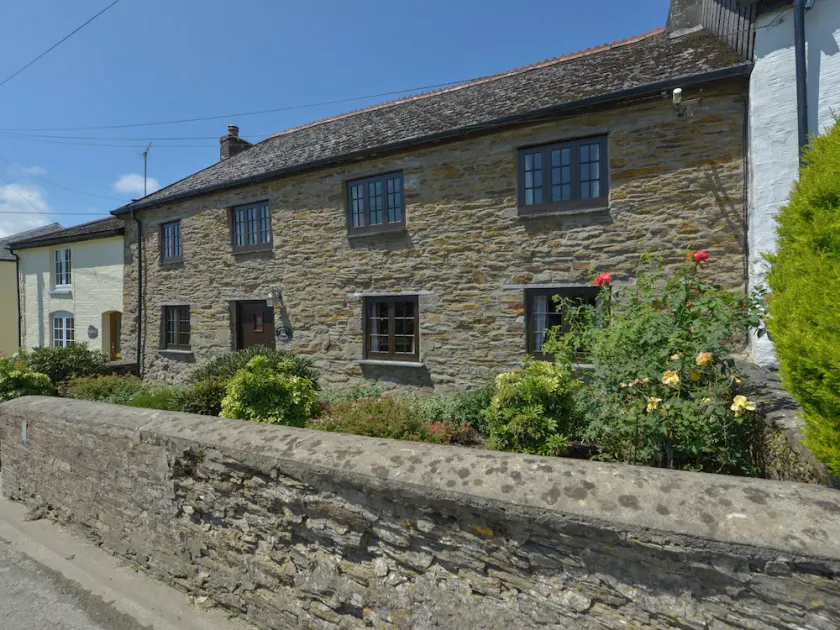 SAMUELS COTTAGE, pet friendly, country holiday cottage in Lanreath - Image 1