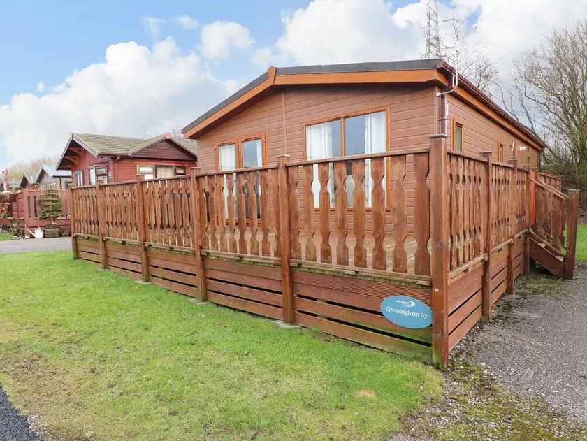 67 GRESSINGHAM, pet friendly, with pool in Warton - Image 1