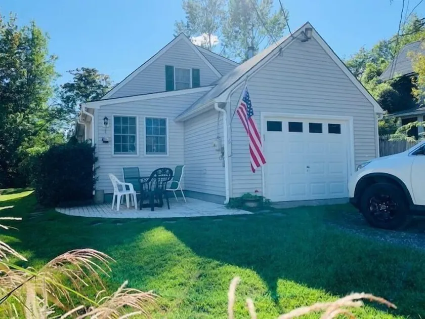 Family Retreat at York Beach-Lovely home just minutes from Long Sands Beach - Image 1