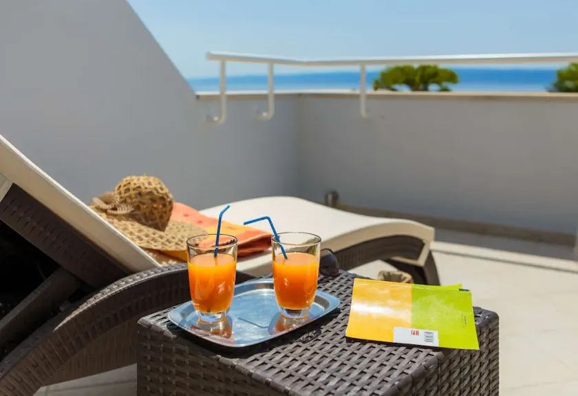 Luxury seaside apartment Amfora - Image 1