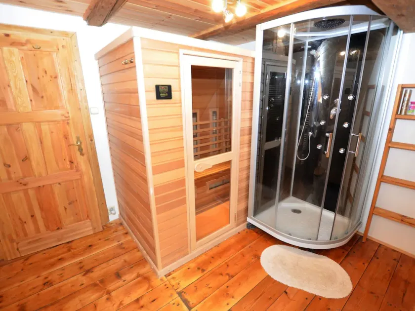 Comfortable Holiday Home With Sauna and Billiards, Near the Slopes - Image 1