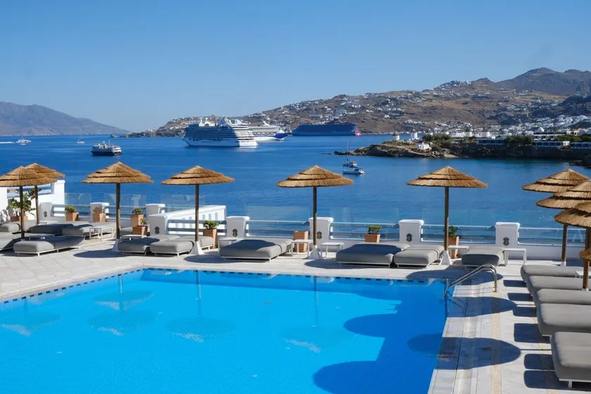 Grand Beach Hotel - Image 1