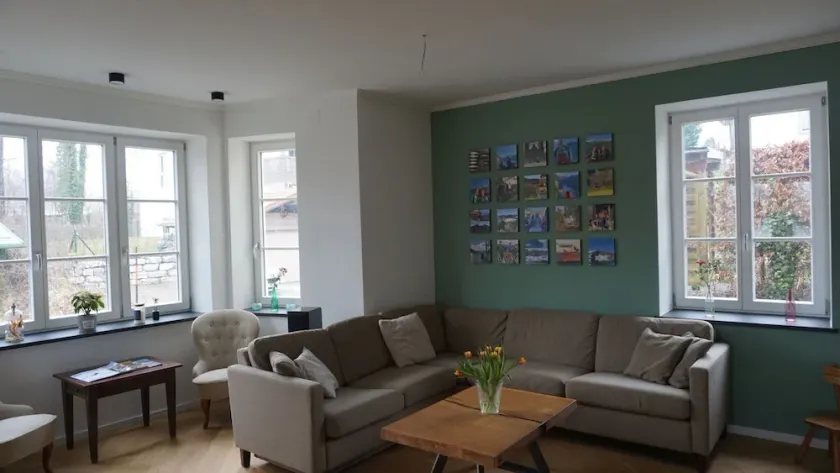 Large vacation home 300sqm, 3 bedrooms, balcony and garden - Image 1