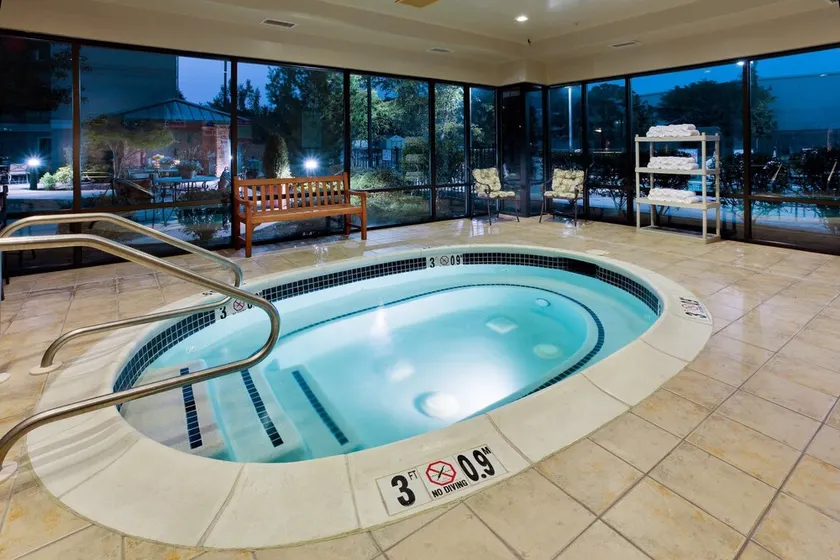 2 Bedroom Suite | Free Breakfast + Free Wi-Fi - Image 1