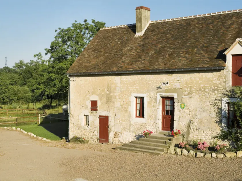Charming 18th-century cottage with garden, pets allowed - Image 1