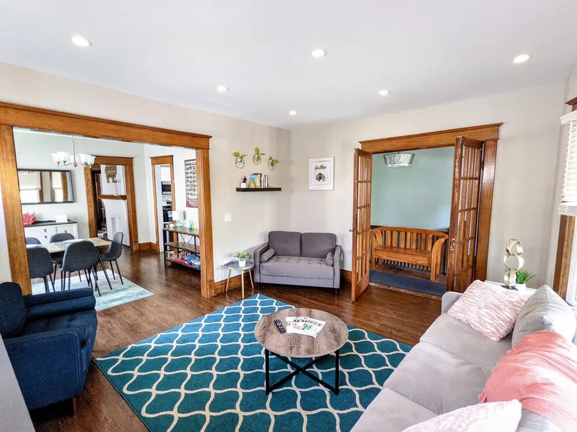Heart of Hertel Prime Location in Buffalo with A/C and Parking!!! - Image 1