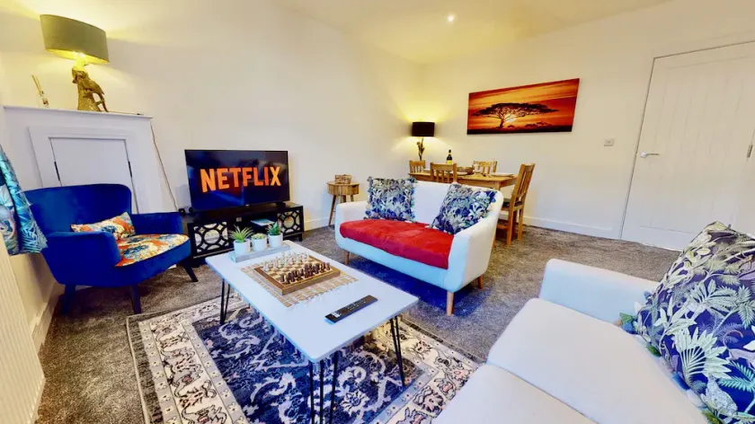 Funky 2 Bed Apartment in the Heart of Historic Rochester - Image 1