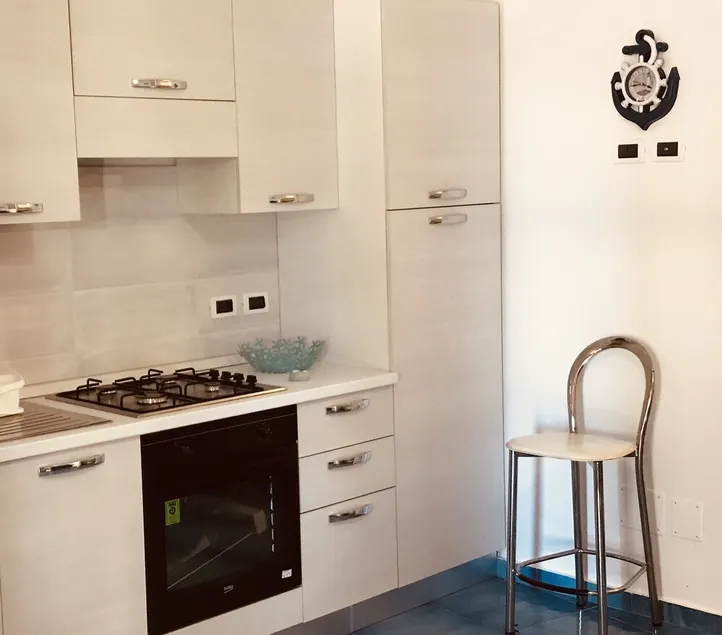 APARTMENT IN VILLA - Image 1