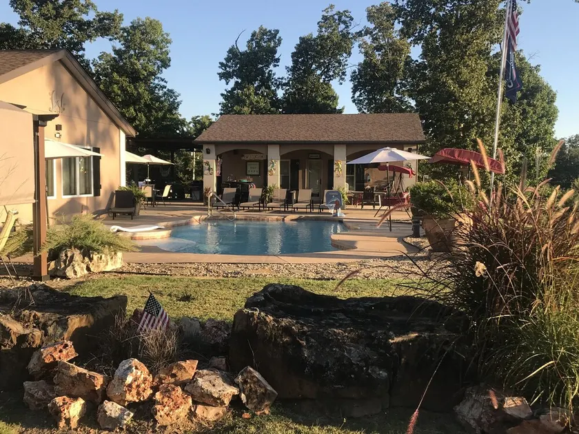 HEATED POOL  Grand Serenity is your Oasis on South Grand - Image 1